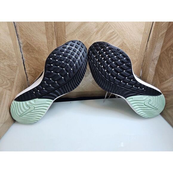 Brand New Nike Women's Air Zoom Vomero 16 Running Shoes 10. 204 - Picture 5 of 10